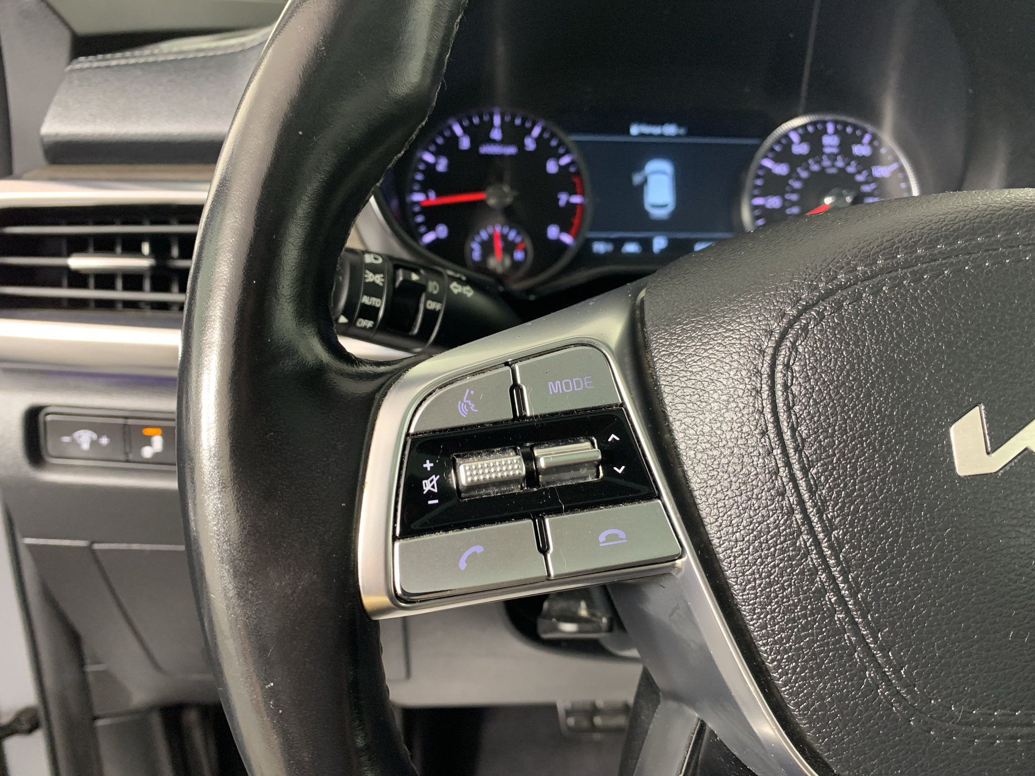 Used 2022 Kia Telluride SX w/ SX Prestige Package AWD/4WD image 18