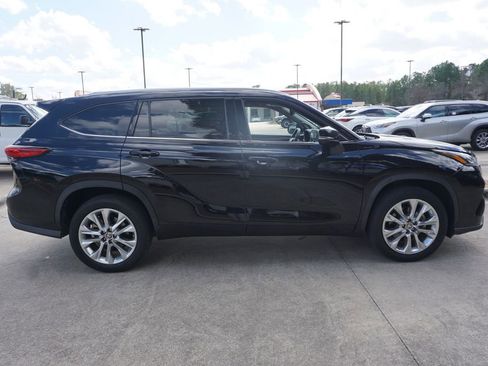 Used 2021 Toyota Highlander Limited image 25