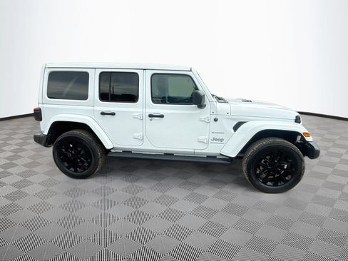 Used 2023 Jeep Wrangler Unlimited Sahara w/ Cold Weather Group AWD/4WD image 5