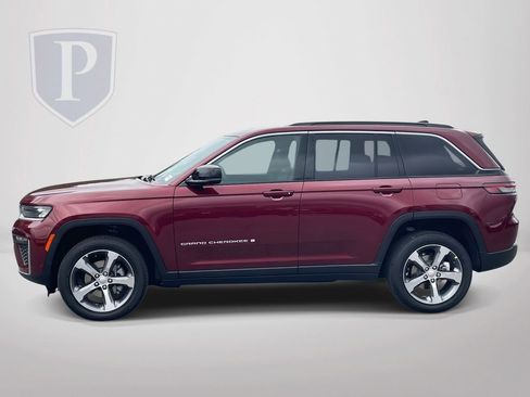 New 2026 Jeep Grand Cherokee Limited w/ Luxury Tech Group II AWD/4WD image 5