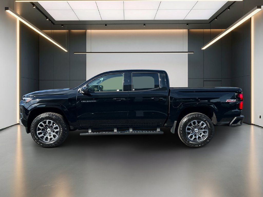 Used 2026 Chevrolet Colorado Z71 AWD/4WD image 2