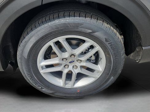 New 2026 Ford Explorer Active image 5