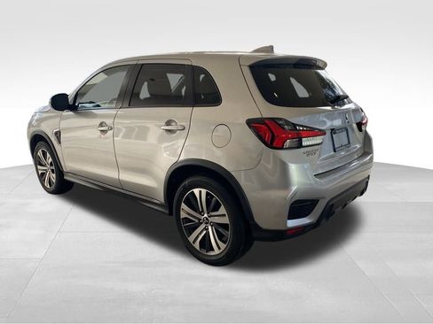 Used 2021 Mitsubishi Outlander Sport SE image 4