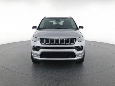 Used 2025 Jeep Compass Limited image 2