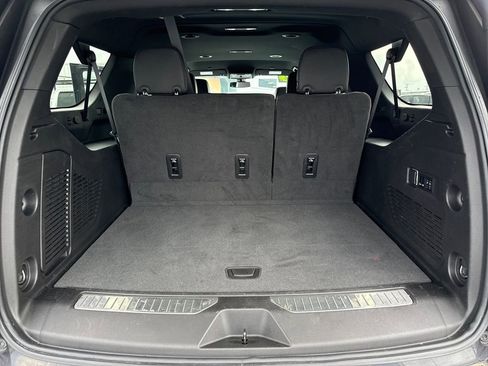 Used 2022 Chevrolet Suburban Z71 w/ Z71 Off-Road Package image 29