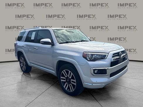 Used 2024 Toyota 4Runner Limited AWD/4WD image 7