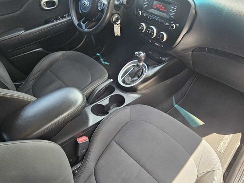 Used 2014 Kia Soul FWD image 25