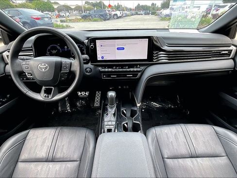 Used 2025 Toyota Camry XSE FWD image 7