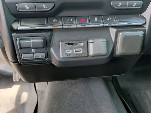 Used 2020 Chevrolet Silverado 1500 LT w/ Texas Edition image 27