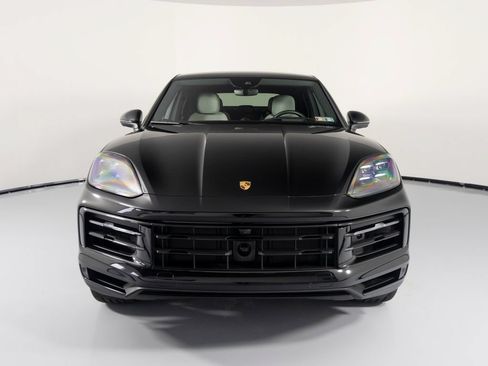 Certified 2025 Porsche Cayenne S AWD/4WD image 14
