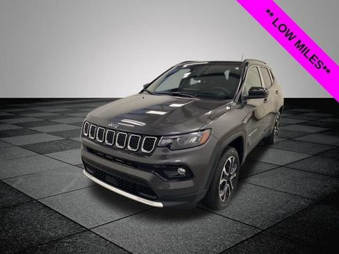Used 2023 Jeep Compass Limited w/ Sun and Sound Group AWD/4WD image 3