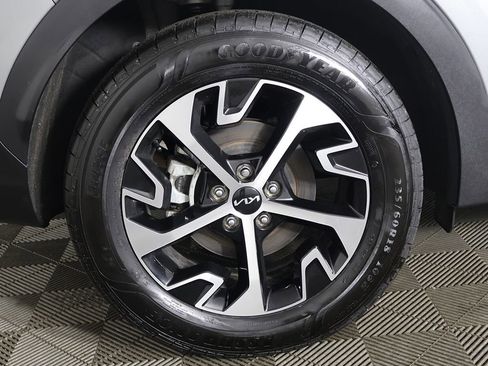 Used 2024 Kia Sportage EX image 21