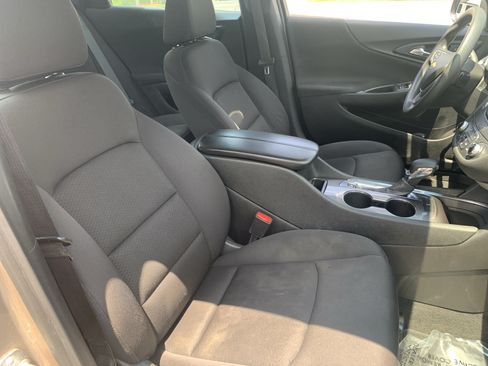 Used 2023 Chevrolet Malibu LT FWD image 35