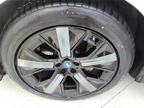 Used 2022 BMW iX xDrive50 w/ Premium Package image 59