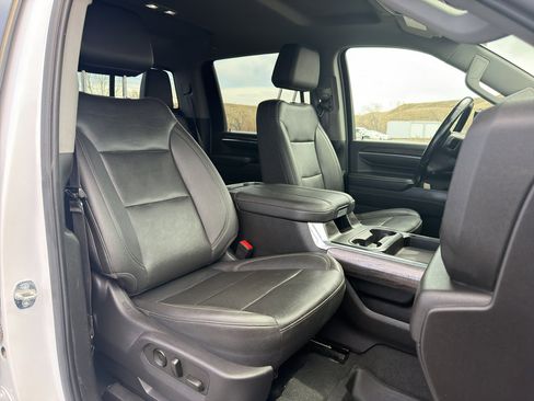 Used 2024 Chevrolet Silverado 2500 LTZ w/ LTZ Convenience Package AWD/4WD image 18