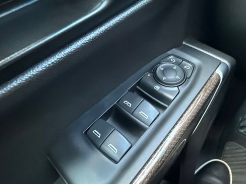 Used 2021 Chevrolet Silverado 1500 LT AWD/4WD image 37
