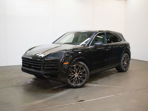 Certified 2026 Porsche Cayenne image 1