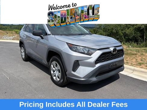 Used 2021 Toyota RAV4 LE FWD image 1