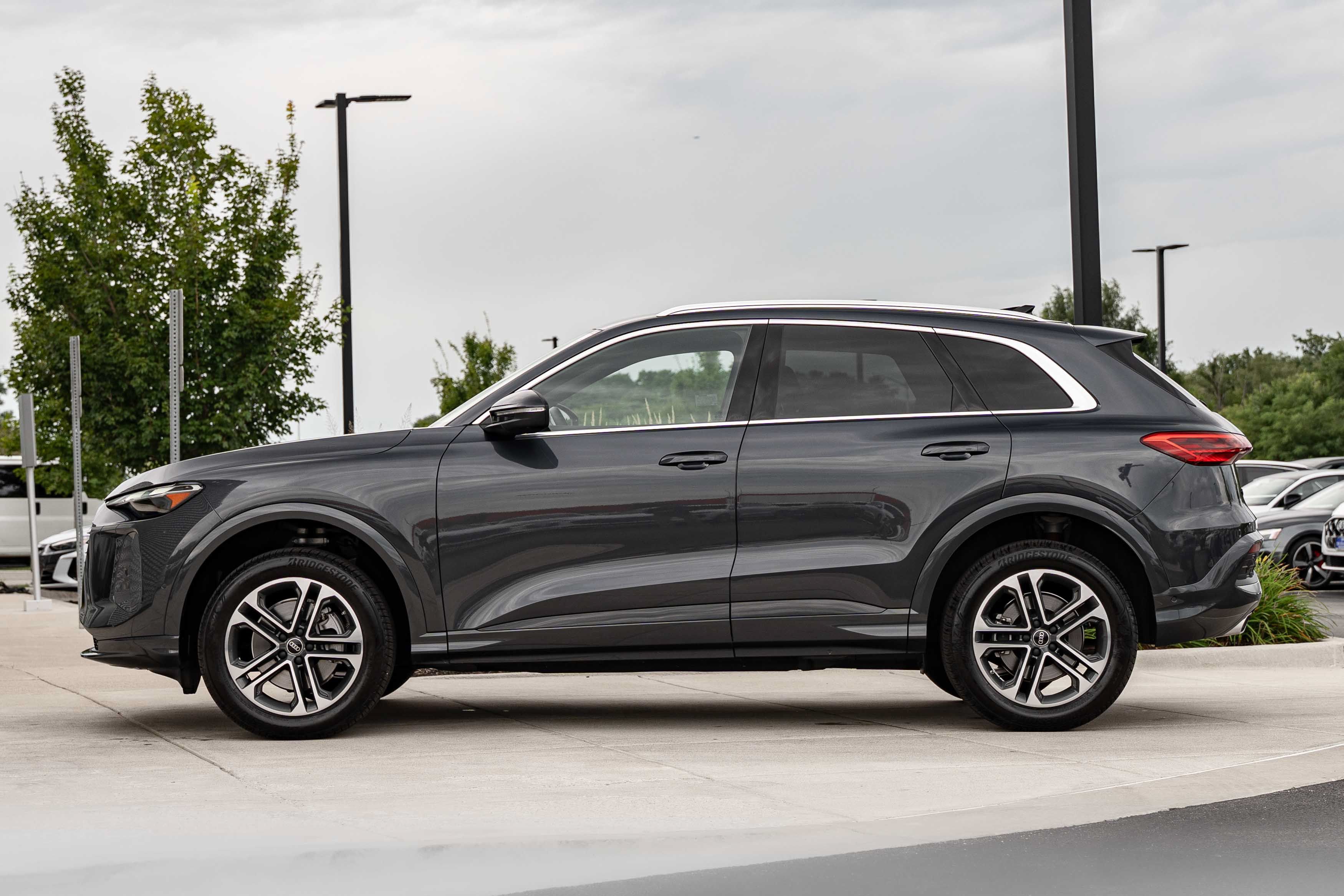 Certified 2025 Audi Q5 Premium w/ Convenience Package AWD/4WD image 6
