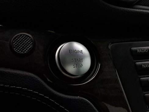 Used 2013 Mercedes-Benz SL 550 image 23