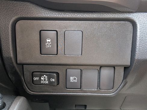 Used 2022 Toyota Tacoma SR5 w/ Technology Package RWD image 22