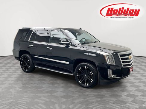 Used 2019 Cadillac Escalade Luxury AWD/4WD image 1