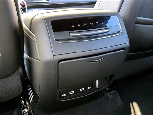 Used 2024 Cadillac Escalade Sport Platinum image 35