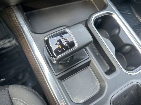 Used 2023 Chevrolet Silverado 1500 LT image 16