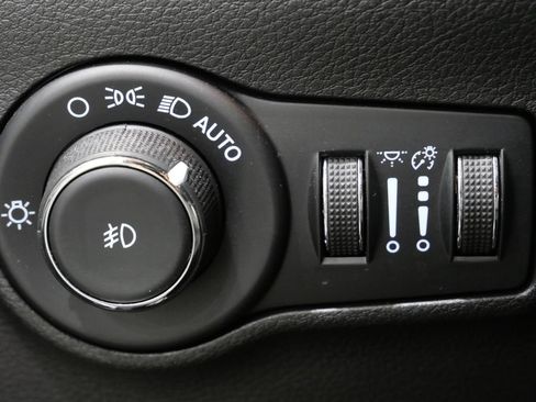 Used 2023 Jeep Compass Limited w/ Elite Group AWD/4WD image 15