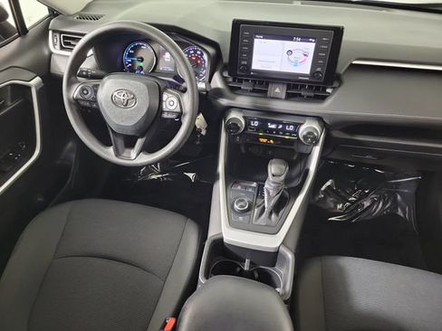 Used 2022 Toyota RAV4 LE AWD/4WD image 15