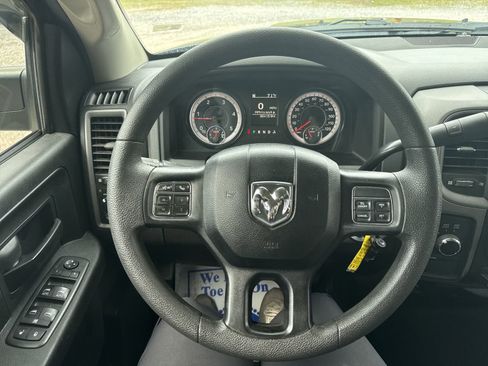 Used 2018 RAM 2500 Tradesman w/ Chrome Appearance Group AWD/4WD image 17