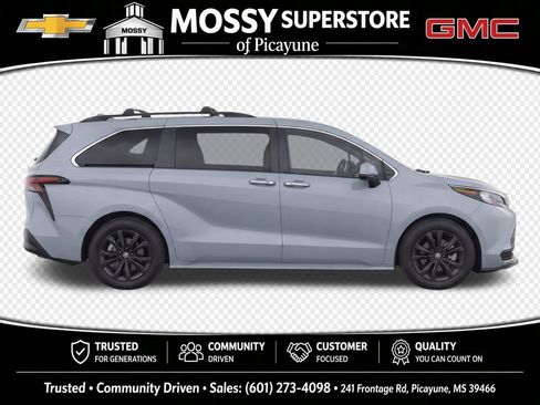 Used 2024 Toyota Sienna XLE Woodland Edition AWD/4WD image 9