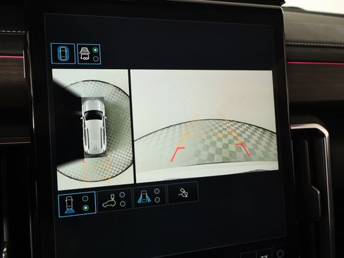 Used 2025 GMC Acadia Denali FWD image 6