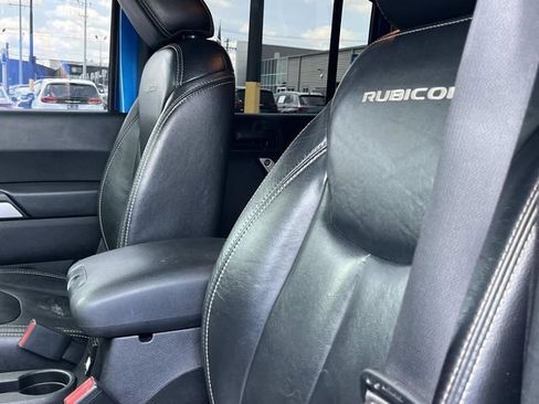 Used 2015 Jeep Wrangler Unlimited Rubicon w/ Connectivity Group AWD/4WD image 22