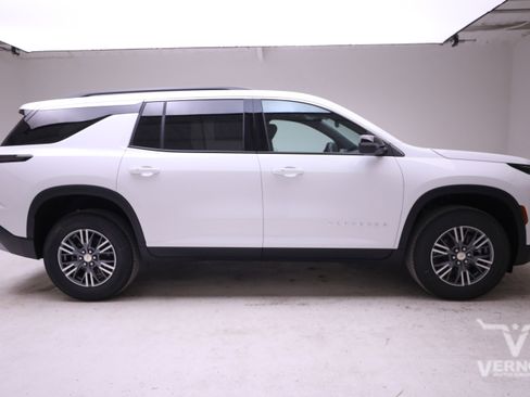 New 2026 Chevrolet Traverse LT image 6