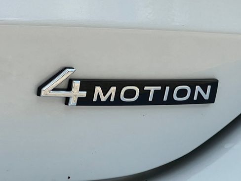 New 2026 Volkswagen Tiguan SE R-Line AWD/4WD image 9