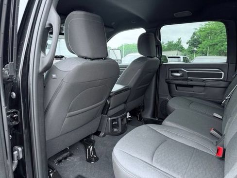 New 2026 RAM 2500 Big Horn AWD/4WD image 18