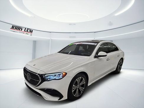Used 2025 Mercedes-Benz E 350 Sedan image 7