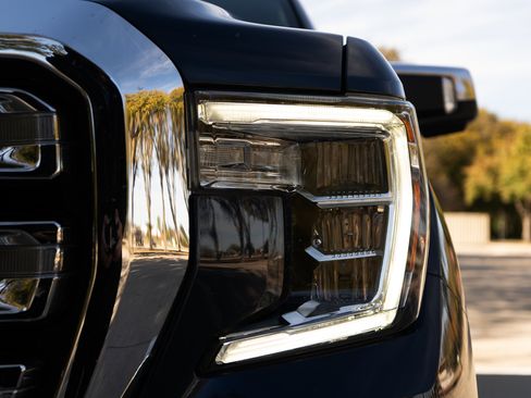 Used 2019 GMC Sierra 1500 SLT w/ SLT Premium Plus Package image 11