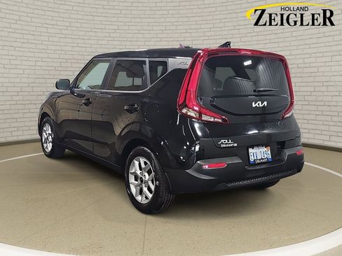 Used 2022 Kia Soul LX w/ Technology Package FWD image 7