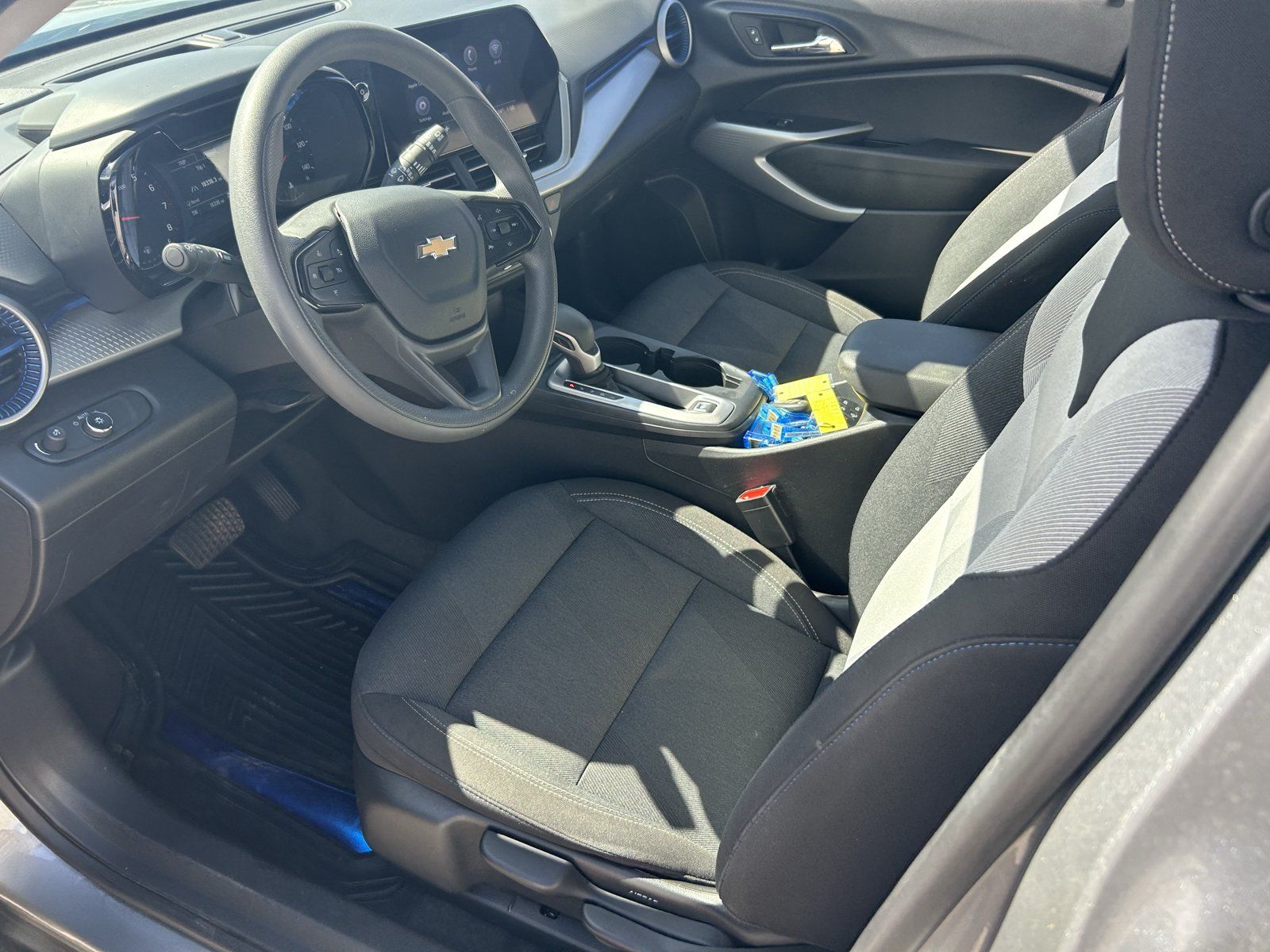 Used 2026 Chevrolet Trax LS w/ LS Convenience Package FWD image 12