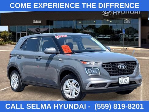 Used 2025 Hyundai Venue SE FWD image 1
