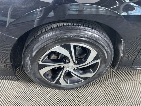 Used 2017 Honda Accord LX image 9