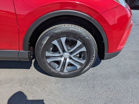 Used 2017 Toyota RAV4 LE FWD image 12