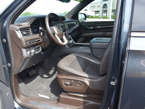 Used 2021 GMC Yukon XL Denali w/ Denali Ultimate Package AWD/4WD image 25
