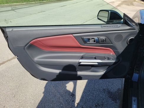 Used 2025 Ford Mustang Premium image 26