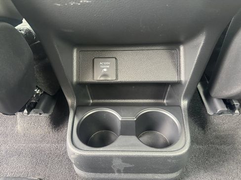 Used 2025 Toyota Sienna XLE w/ XLE Plus Package AWD/4WD image 19