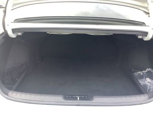 Certified 2025 Hyundai Elantra SEL w/ Cargo Package image 10