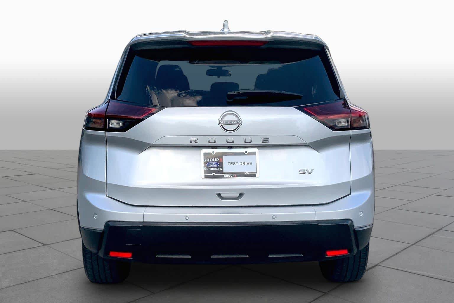 Used 2024 Nissan Rogue SV FWD image 4
