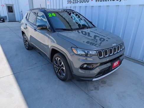 Used 2024 Jeep Compass Limited AWD/4WD image 8